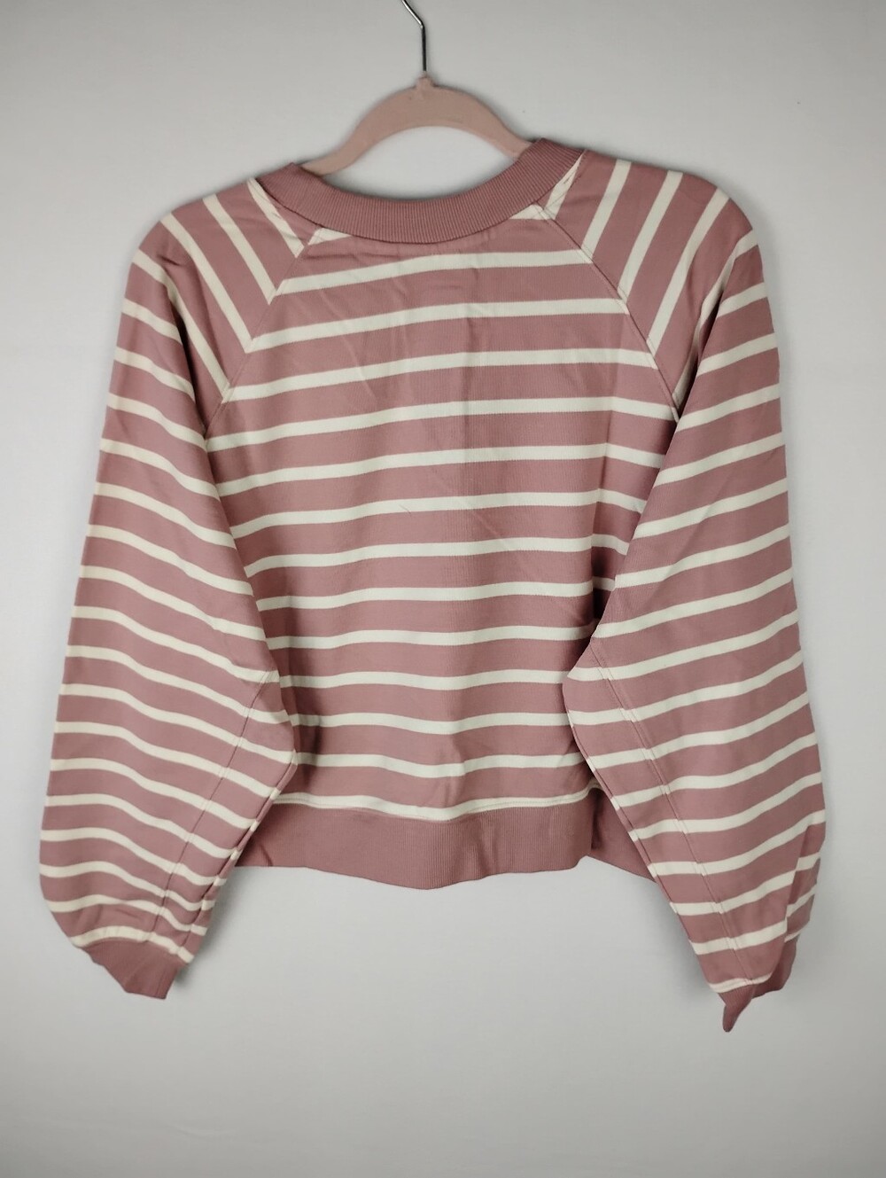 New Torrid Striped Crewneck Sweatshirt in Dusty Rose & White Stripe Size 2X - Picture 4 of 7